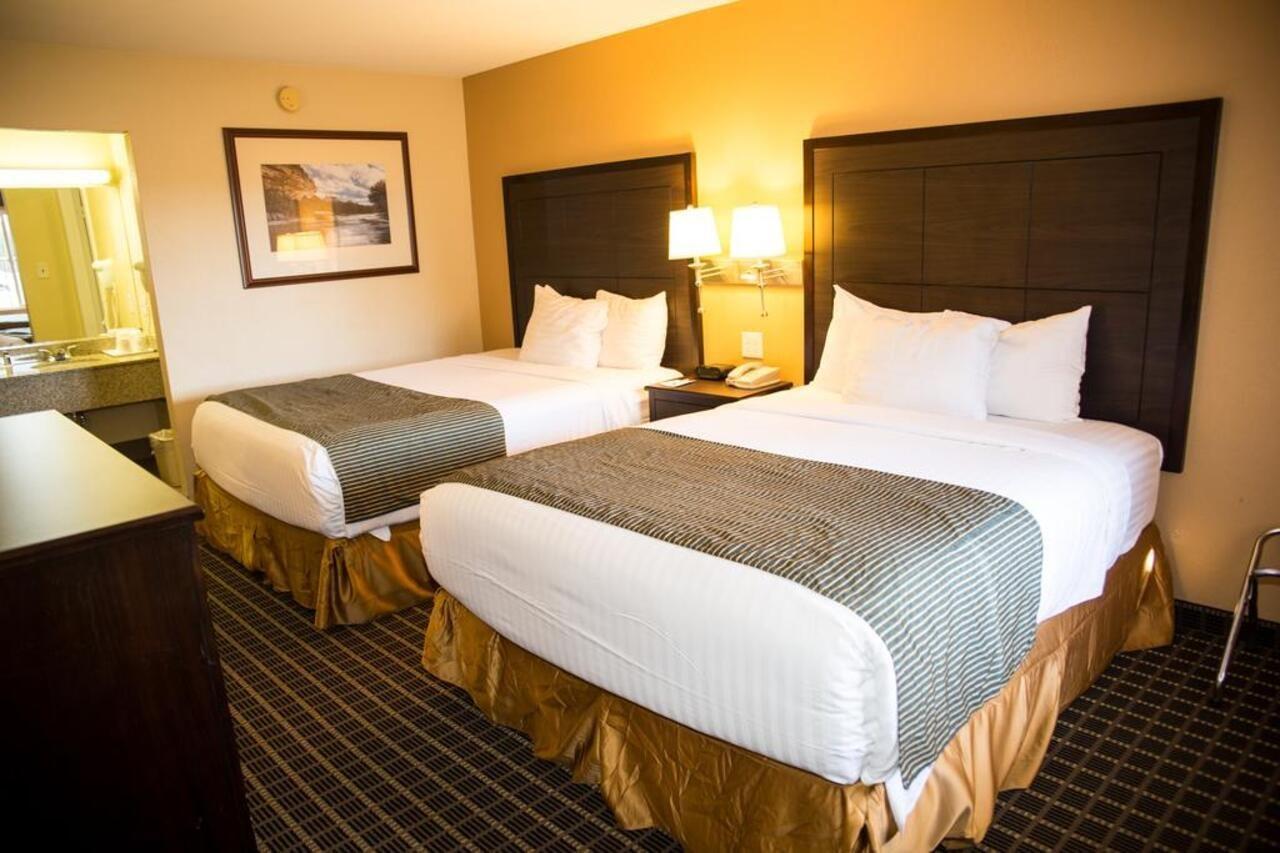 Ramada By Wyndham Flagstaff East Ξενοδοχείο Εξωτερικό φωτογραφία