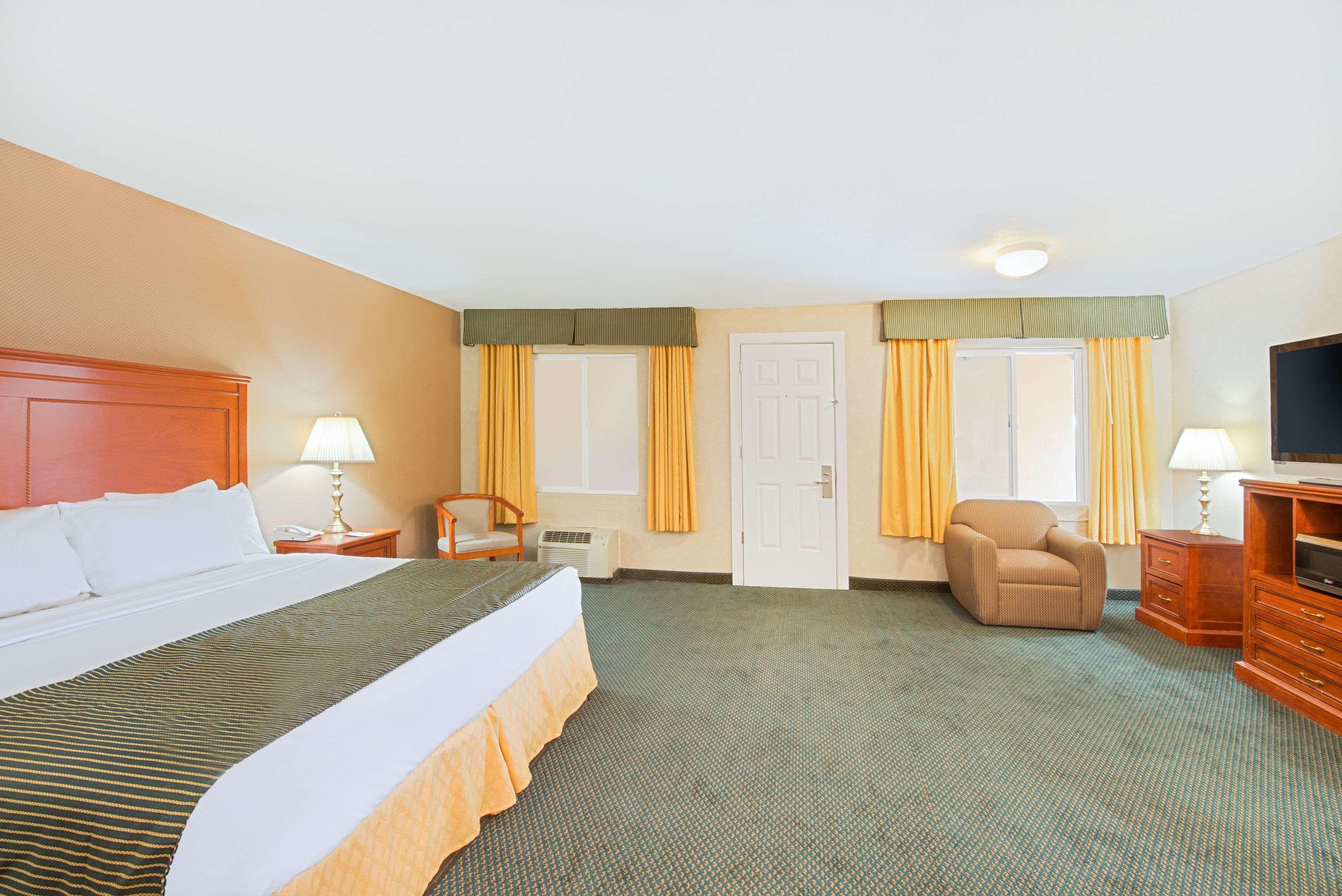 Ramada By Wyndham Flagstaff East Ξενοδοχείο Εξωτερικό φωτογραφία