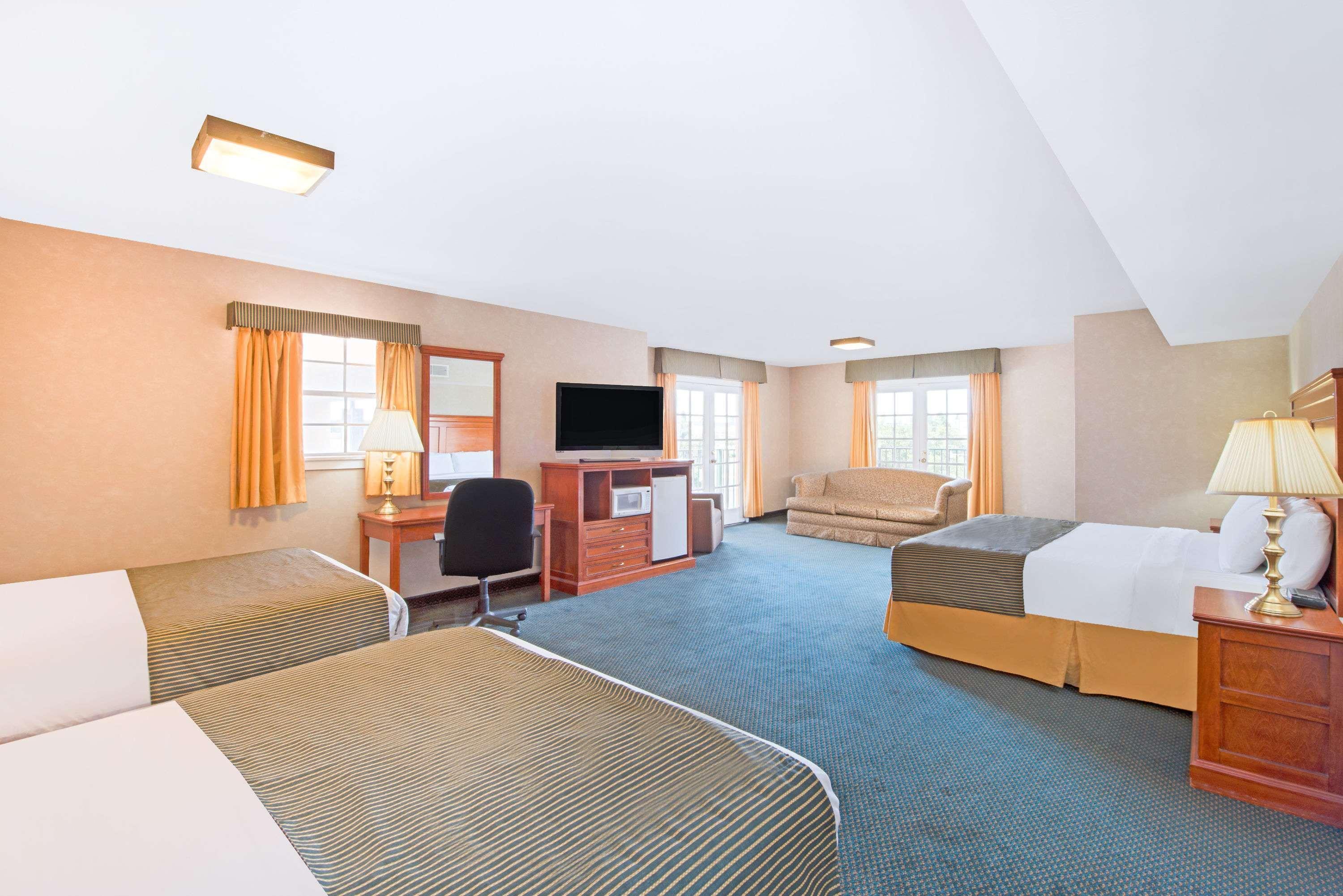 Ramada By Wyndham Flagstaff East Ξενοδοχείο Εξωτερικό φωτογραφία