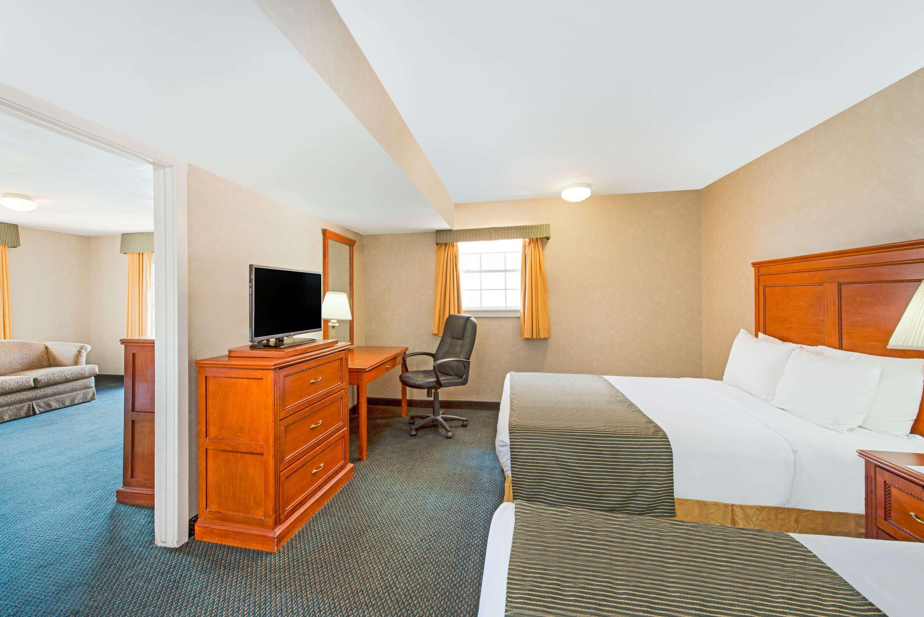Ramada By Wyndham Flagstaff East Ξενοδοχείο Εξωτερικό φωτογραφία