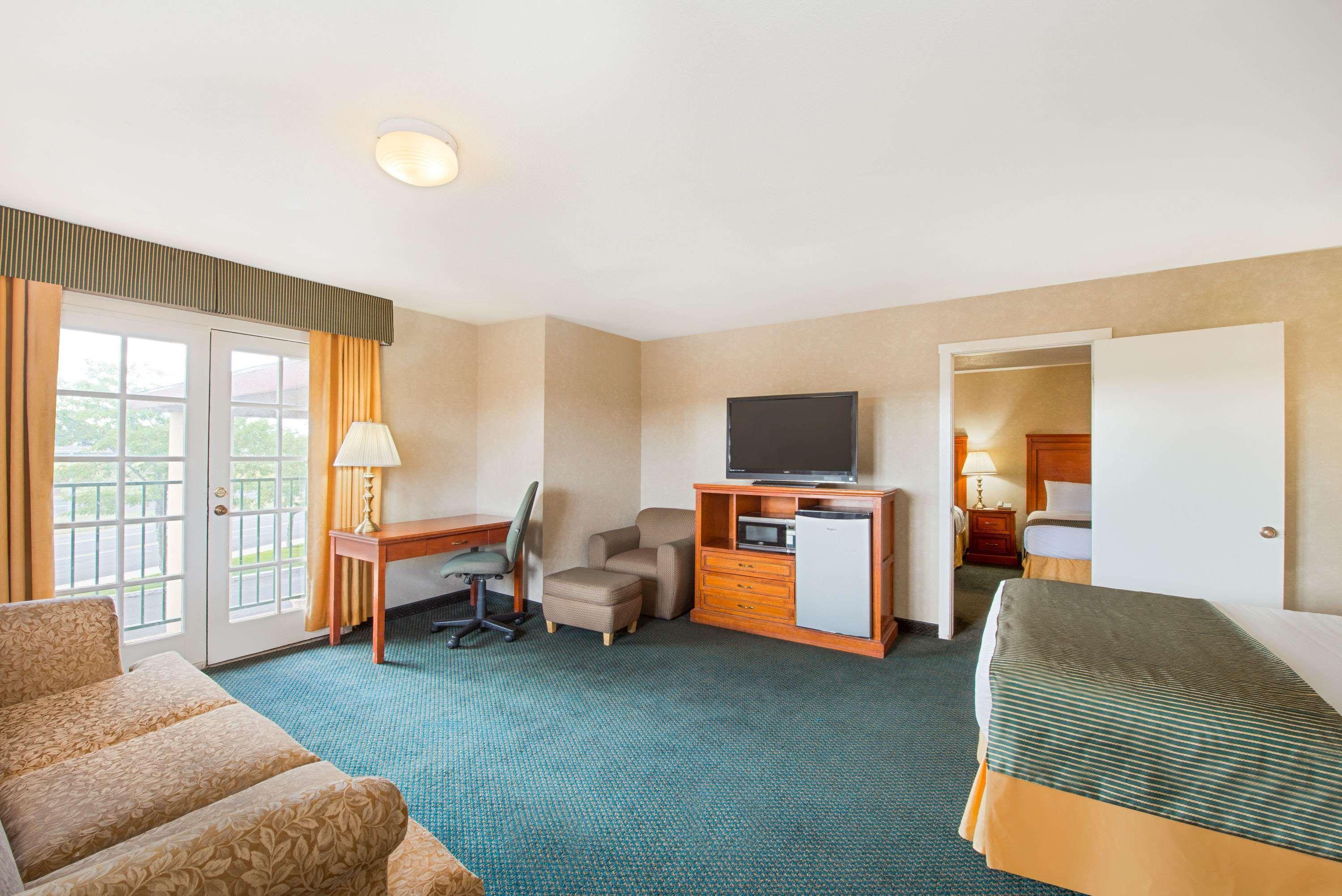 Ramada By Wyndham Flagstaff East Ξενοδοχείο Εξωτερικό φωτογραφία