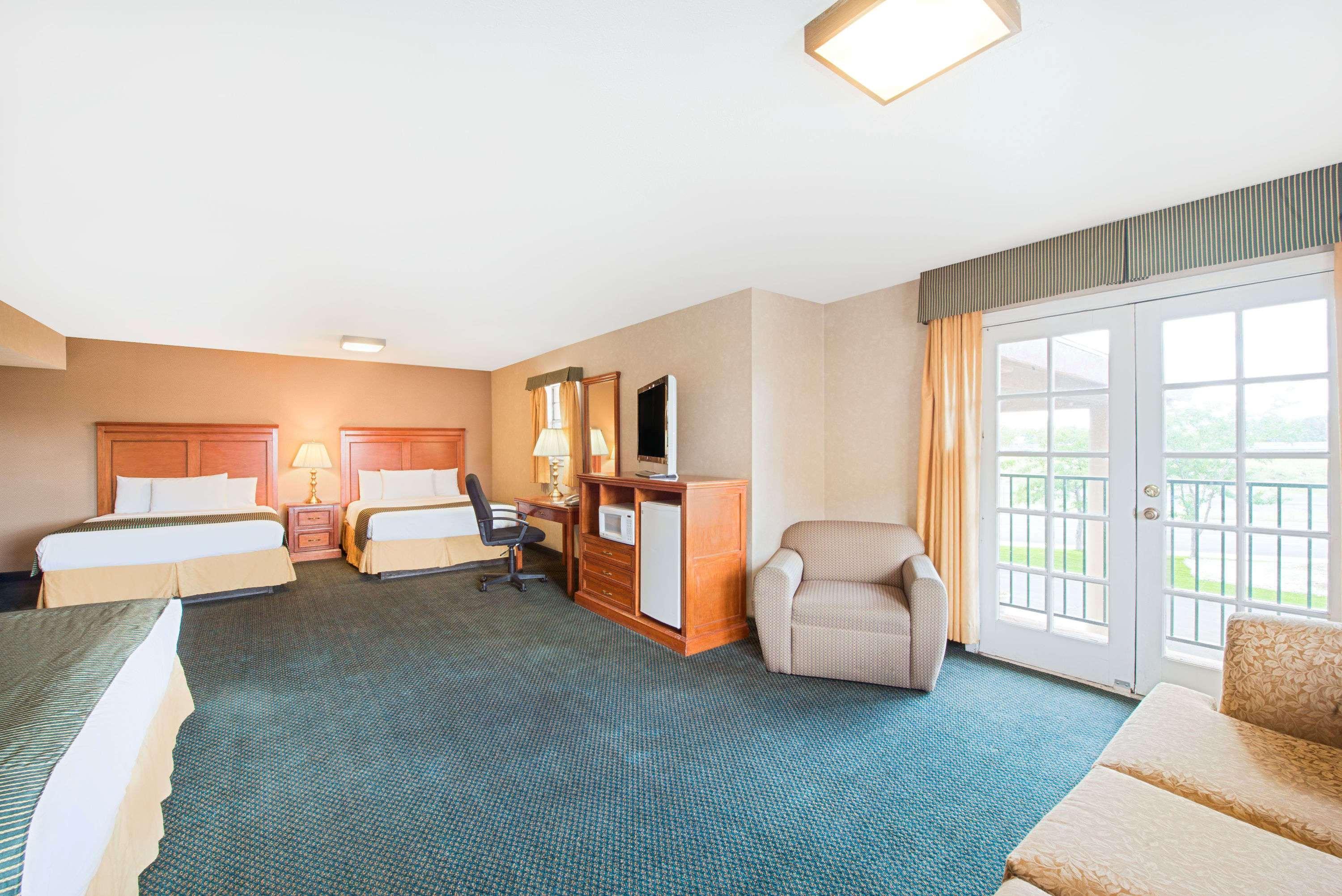 Ramada By Wyndham Flagstaff East Ξενοδοχείο Εξωτερικό φωτογραφία